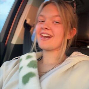 Meet your Posher, Cidnie